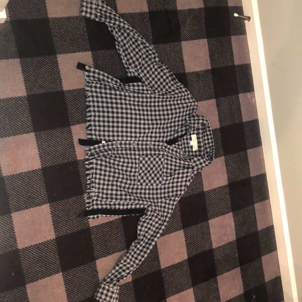 Black and blue Cropped flannel shirt